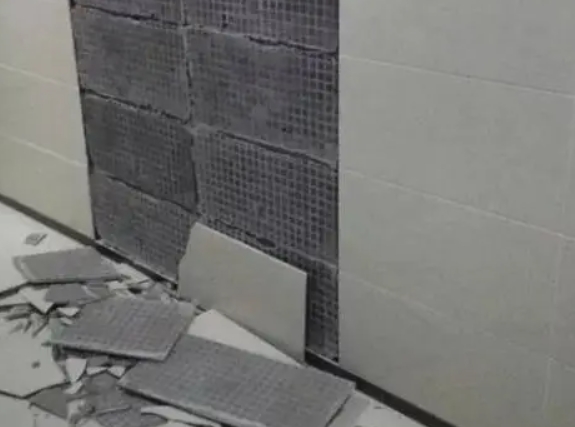 关岭瓷砖空鼓维修公司分享下关岭墙砖松动维修的知识